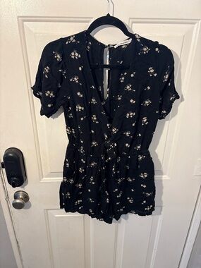 Abercrombie & Fitch Black Floral Tie-Front Romper
